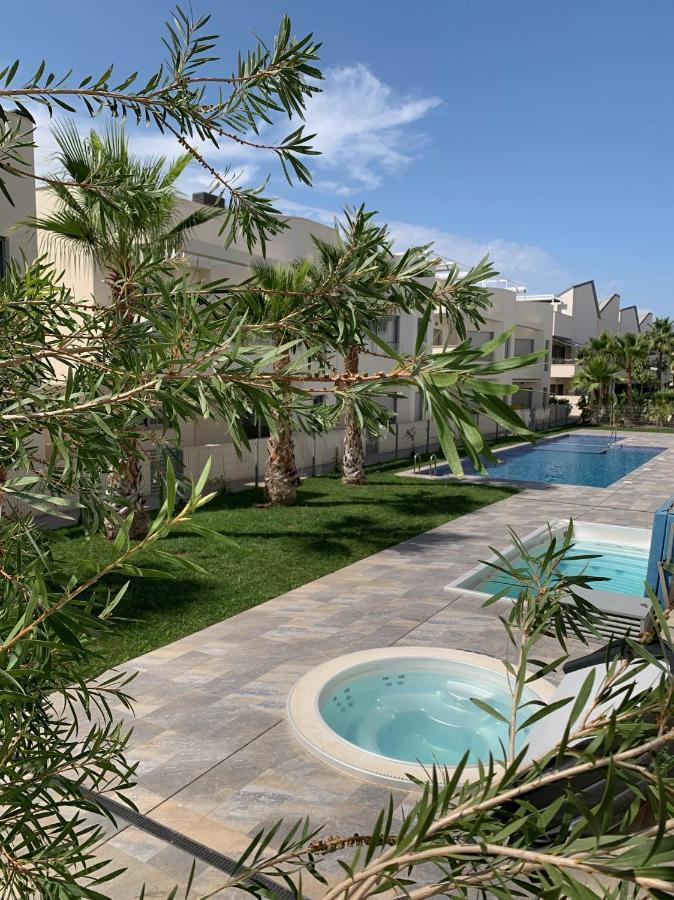 Apartamento Amalia Delux En Torrevieja Exterior photo